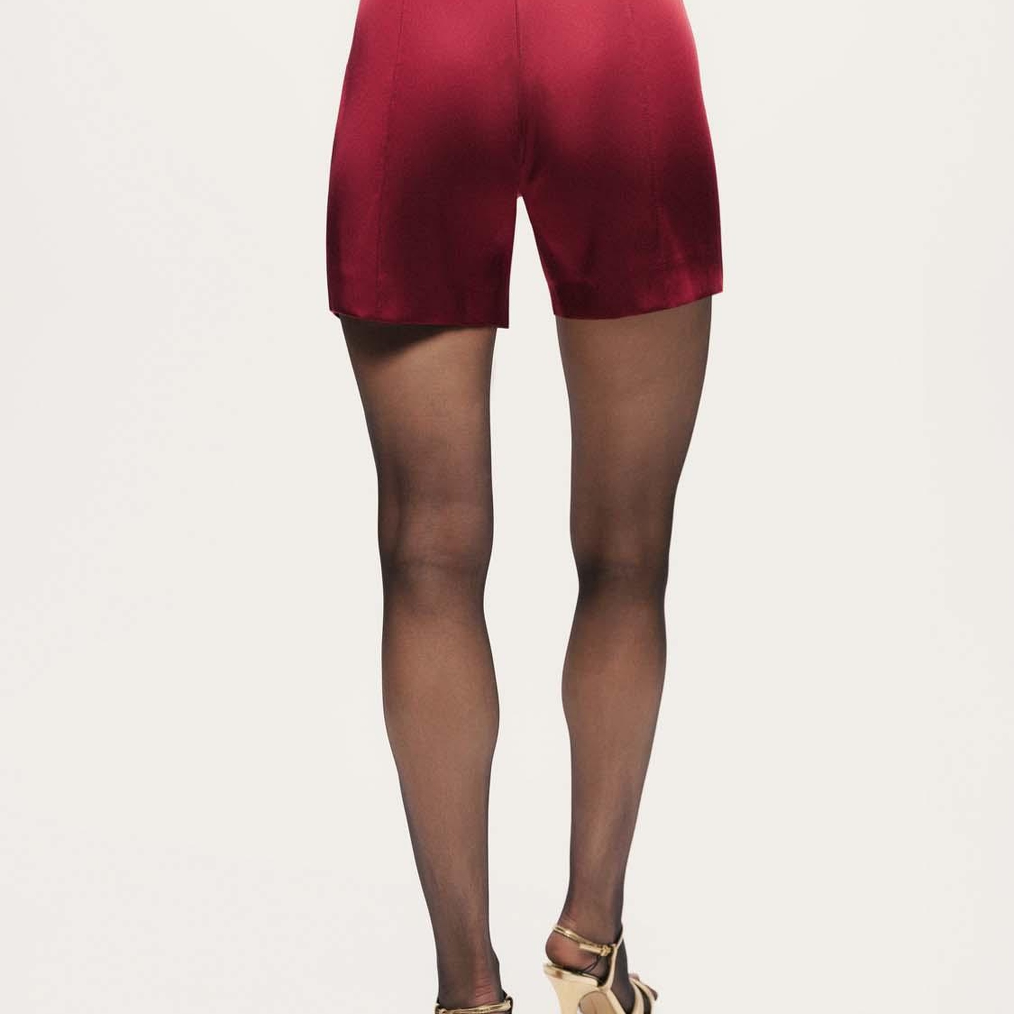 Kuş Gözü Detaylı Mini Şort