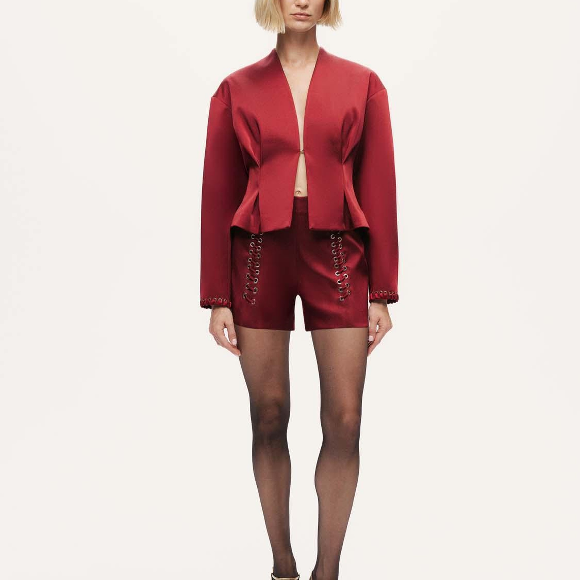 Kuş Gözü Detaylı Mini Şort