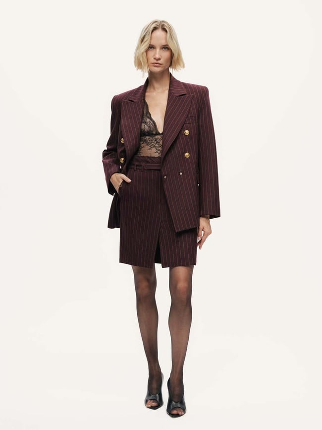  Kemerli ve Yırtmaçlı Mini Etek