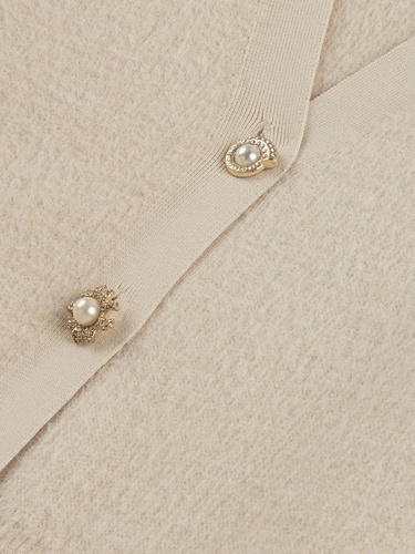  İnci Düğme Aksesuarlı Triko