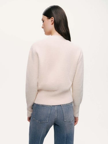  İnci Düğme Aksesuarlı Triko