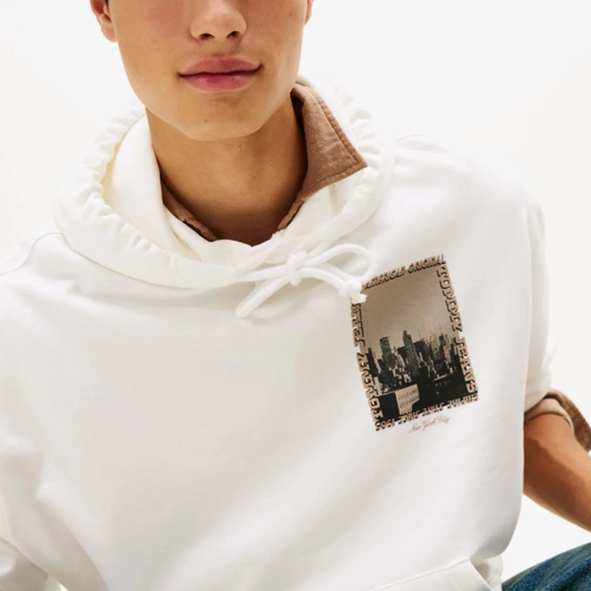 Tommy Hilfiger 90s Washed Photo City Erkek Beyaz Sweatshirt