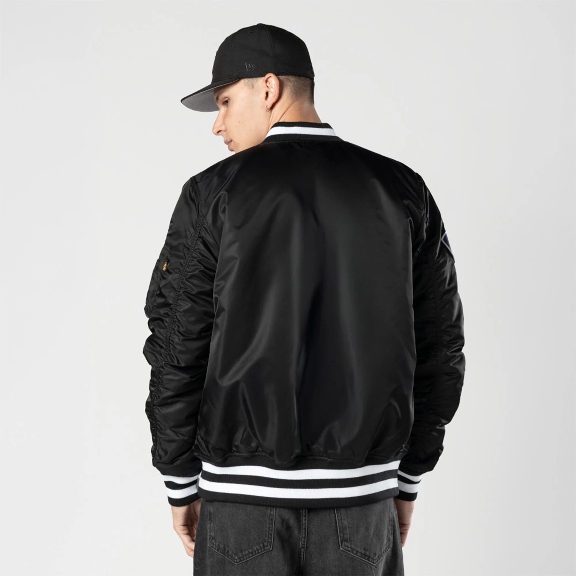Alpha Industries x New Era New York Yankees MA-1 Bomber Erkek Siyah Mont