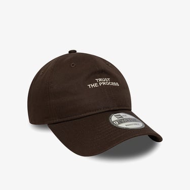  New Era Trust The Process Slogan 9Twenty Unisex Kahverengi Şapka
