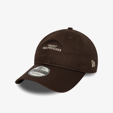  New Era Trust The Process Slogan 9Twenty Unisex Kahverengi Şapka