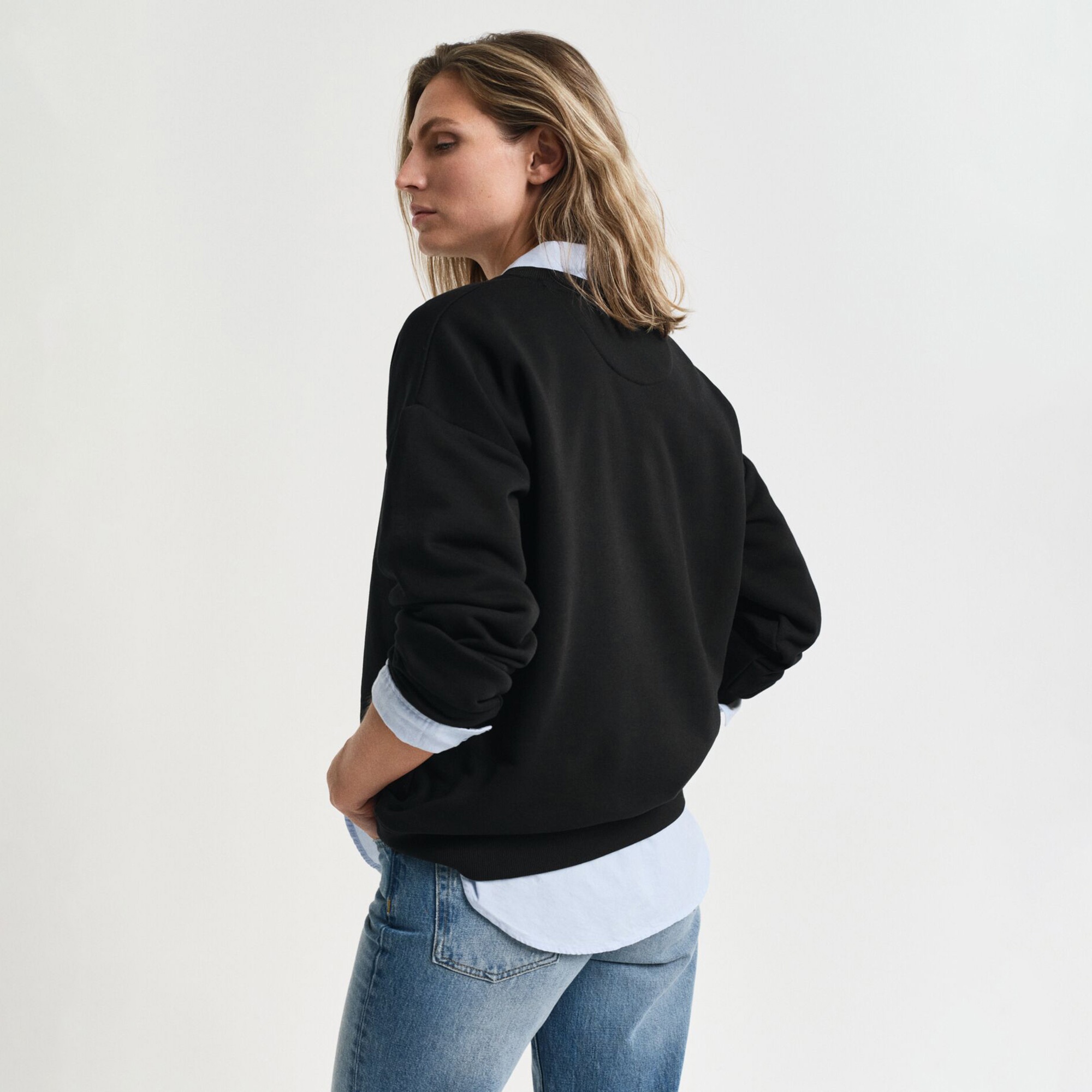 GANT Kadın Siyah Relaxed Fit Bisiklet Yaka Sweatshirt