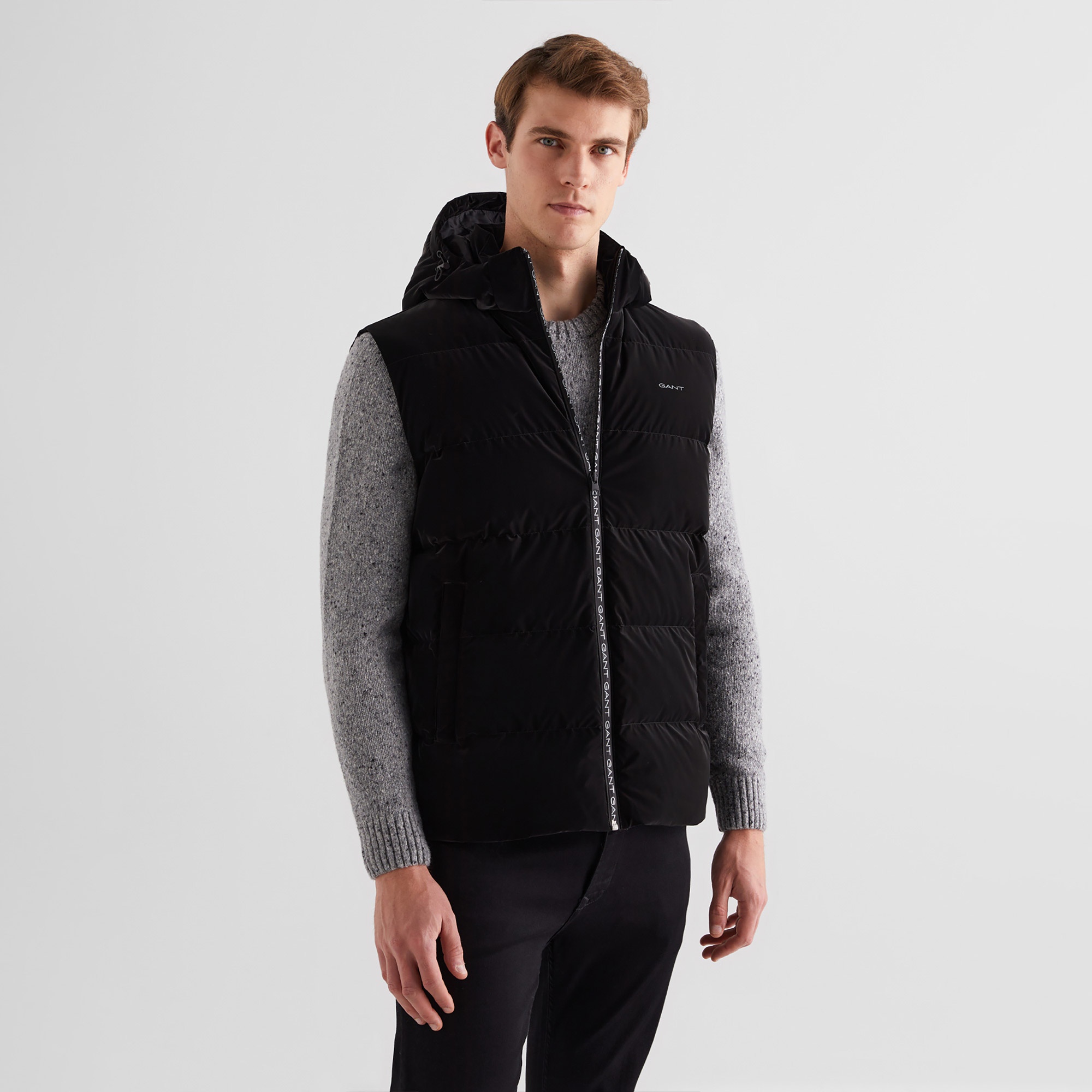 GANT Erkek Siyah Kapüşonlu Yelek