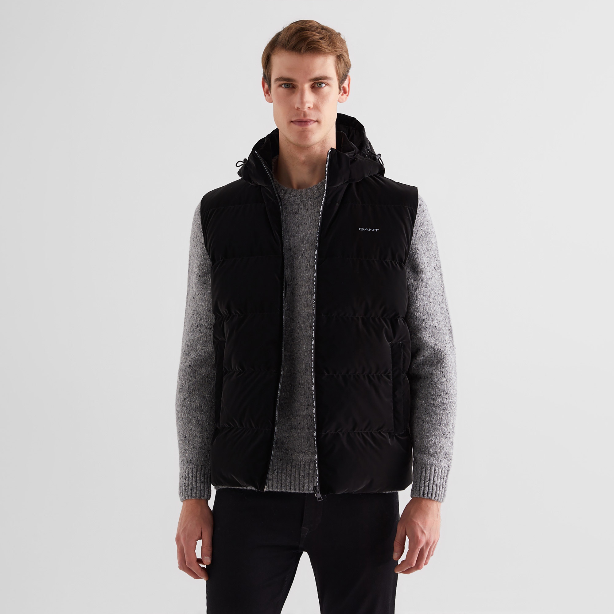GANT Erkek Siyah Kapüşonlu Yelek