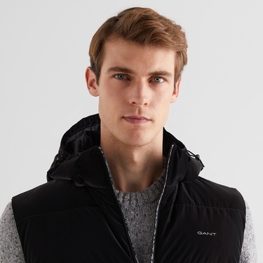  GANT Erkek Siyah Kapüşonlu Yelek