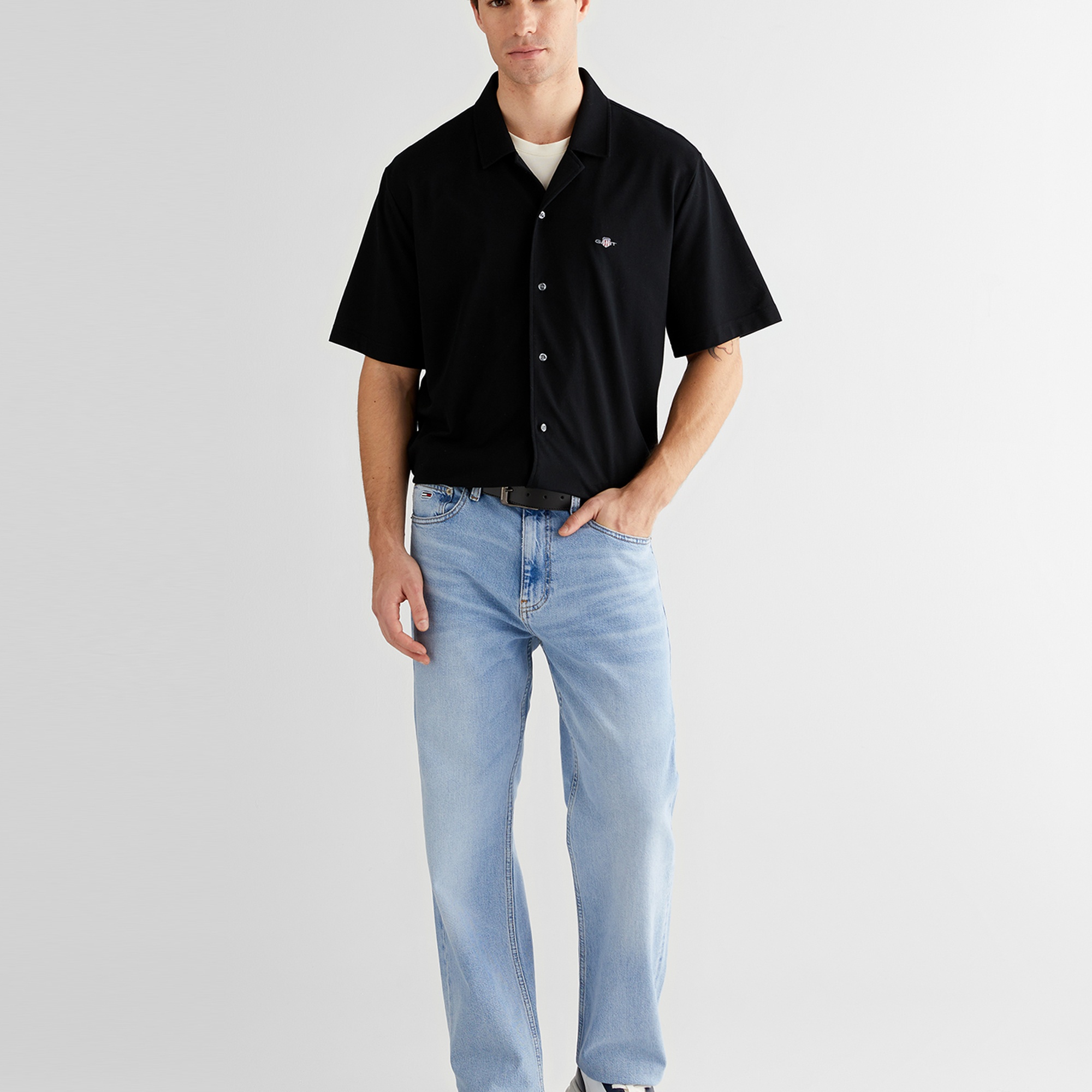 GANT Erkek Siyah Düğmeli Yaka Gömlek