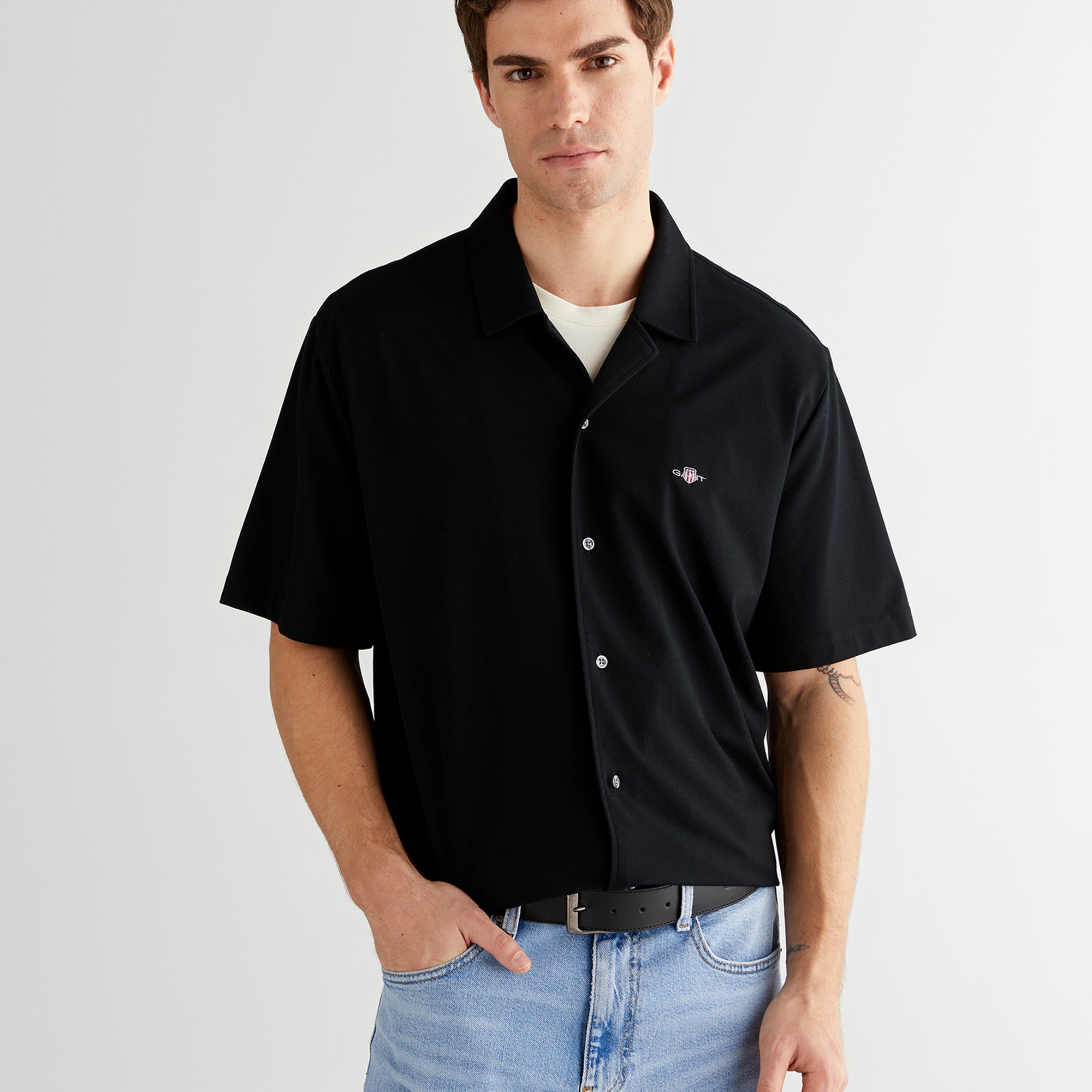 GANT Erkek Siyah Düğmeli Yaka Gömlek