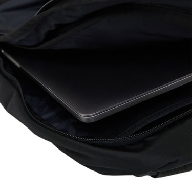  Peak Performance Outdoor Crossbody Bag Unisex Siyah Sırt Çantası