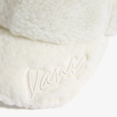  Vans Celano Curved Bill Jockey Unisex Beyaz Şapka