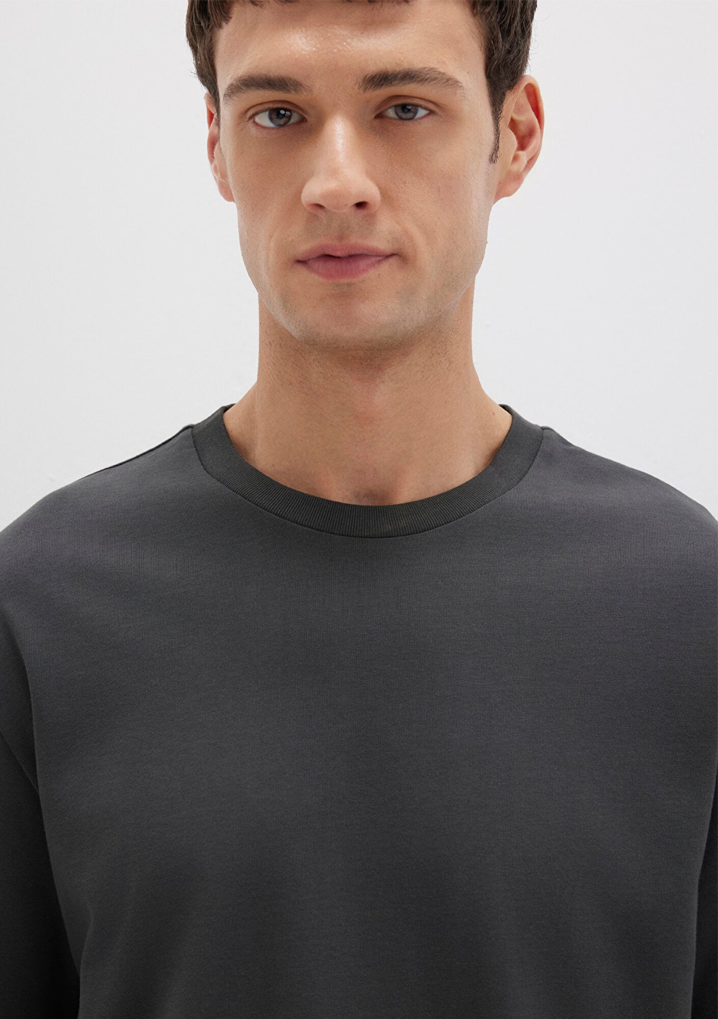 Mavi Logo Kol Detaylı Antrasit Basic Tişört Loose Fit / Bol Rahat Kesim 0611924-70092