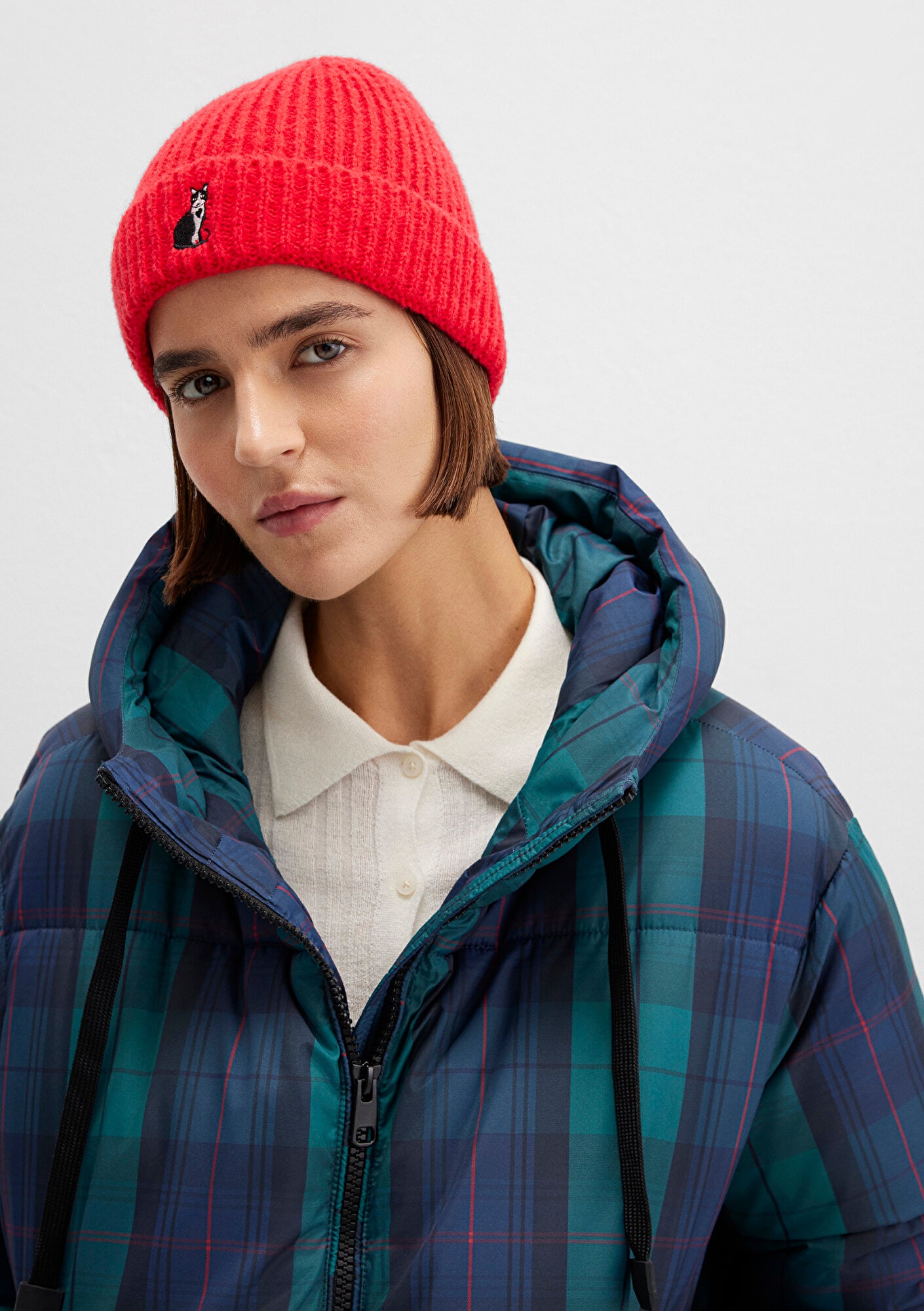 Mavi Kedi Nakışlı Kırmızı Bere 1913939-10076