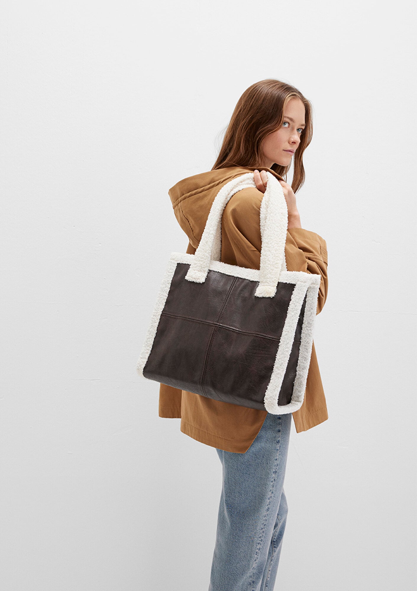  Mavi Sherpa Detaylı Suni Deri Kahverengi Çanta 1911682-70221