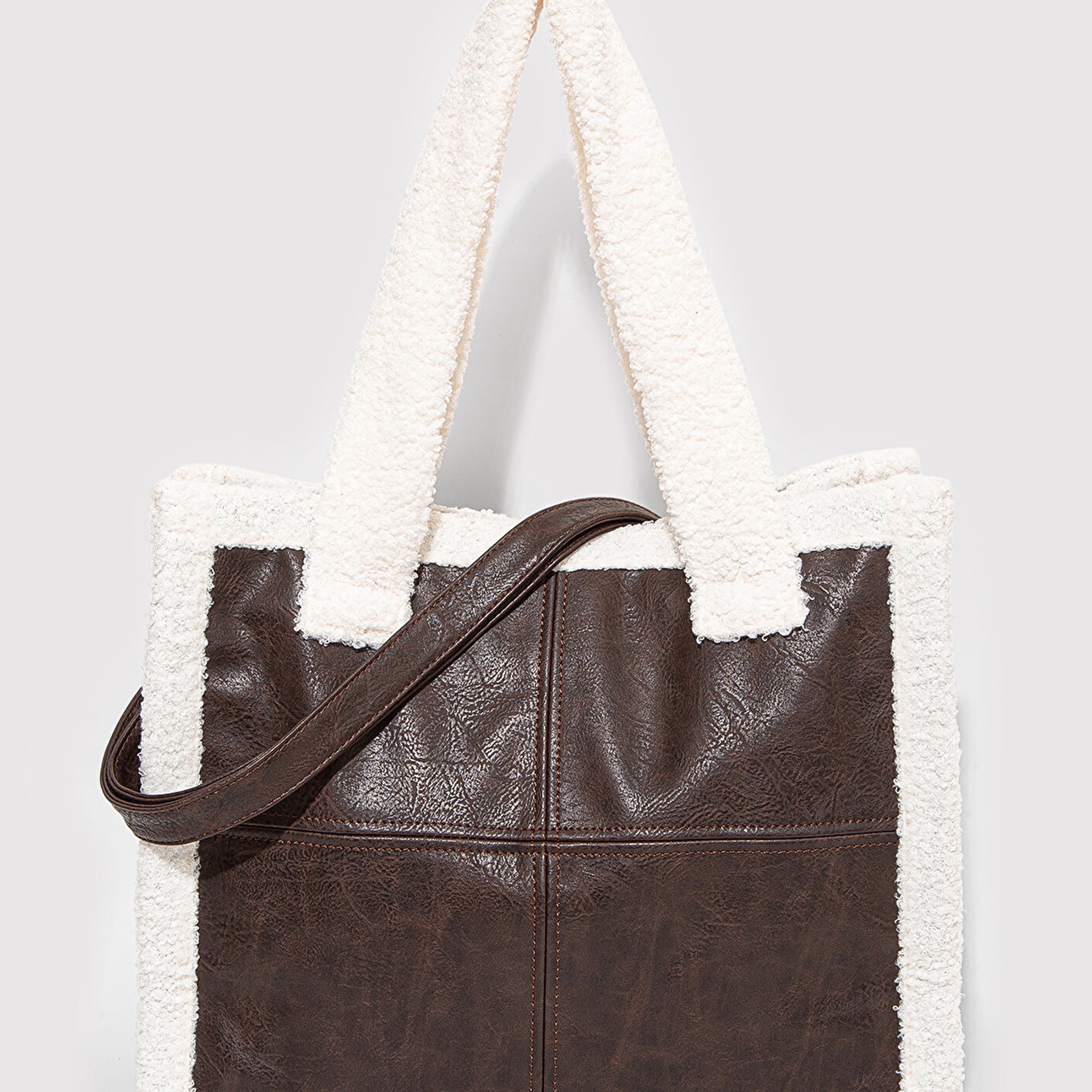 Mavi Sherpa Detaylı Suni Deri Kahverengi Çanta 1911682-70221