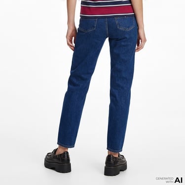  Tommy Hilfiger Denim Essentials Kadın Bordo T-Shirt