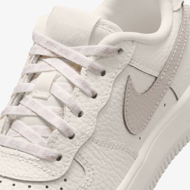  Nike Force 1 Low Çocuk Krem Rengi Spor Ayakkabı