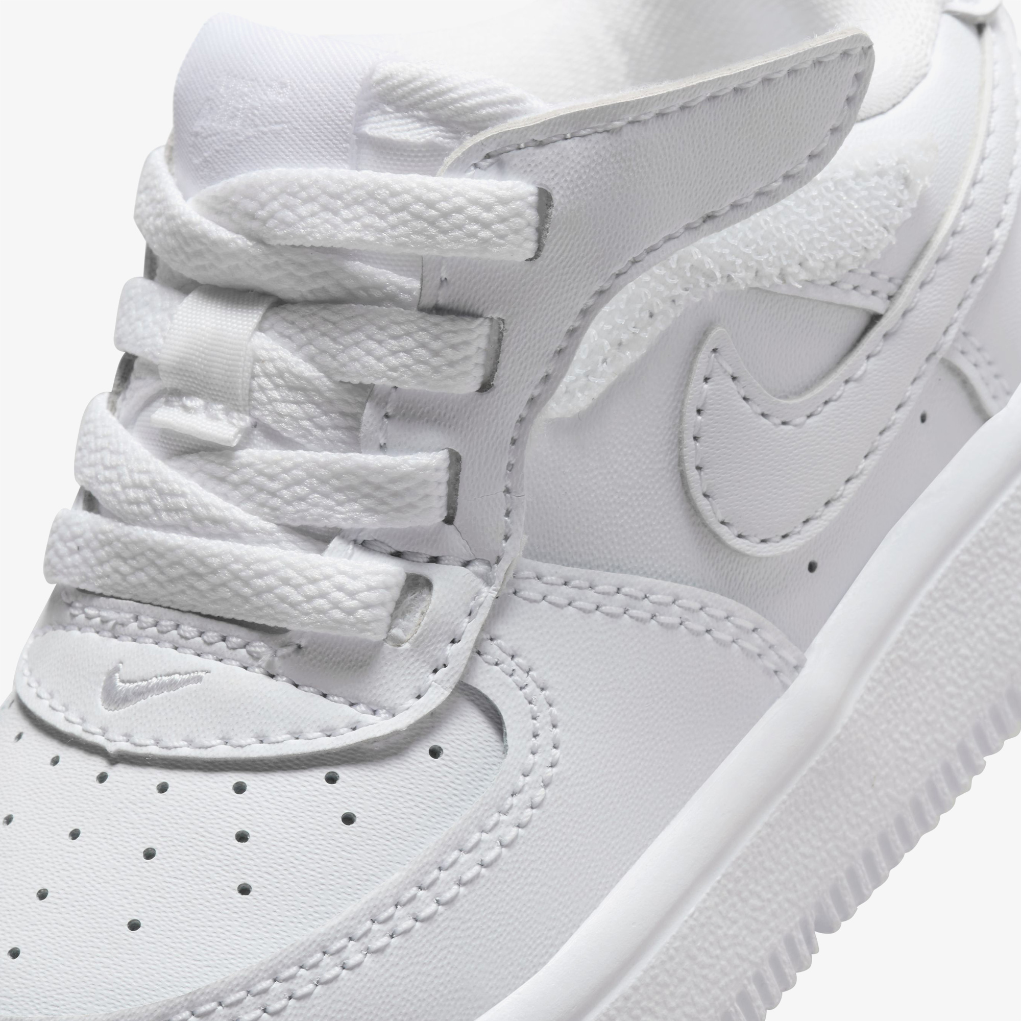  Nike Force 1 Low EasyOn Çocuk Beyaz Spor Ayakkabı