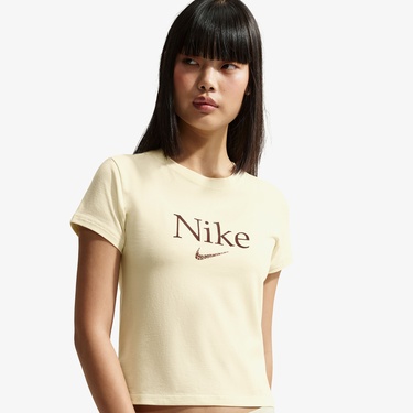  Nike Sportswear Kadın Krem Rengi Crop T-Shirt
