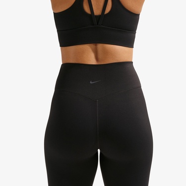  Nike Dri-Fit Zenvy Yüksek Belli 20 cm Kadın Siyah Kısa Tayt