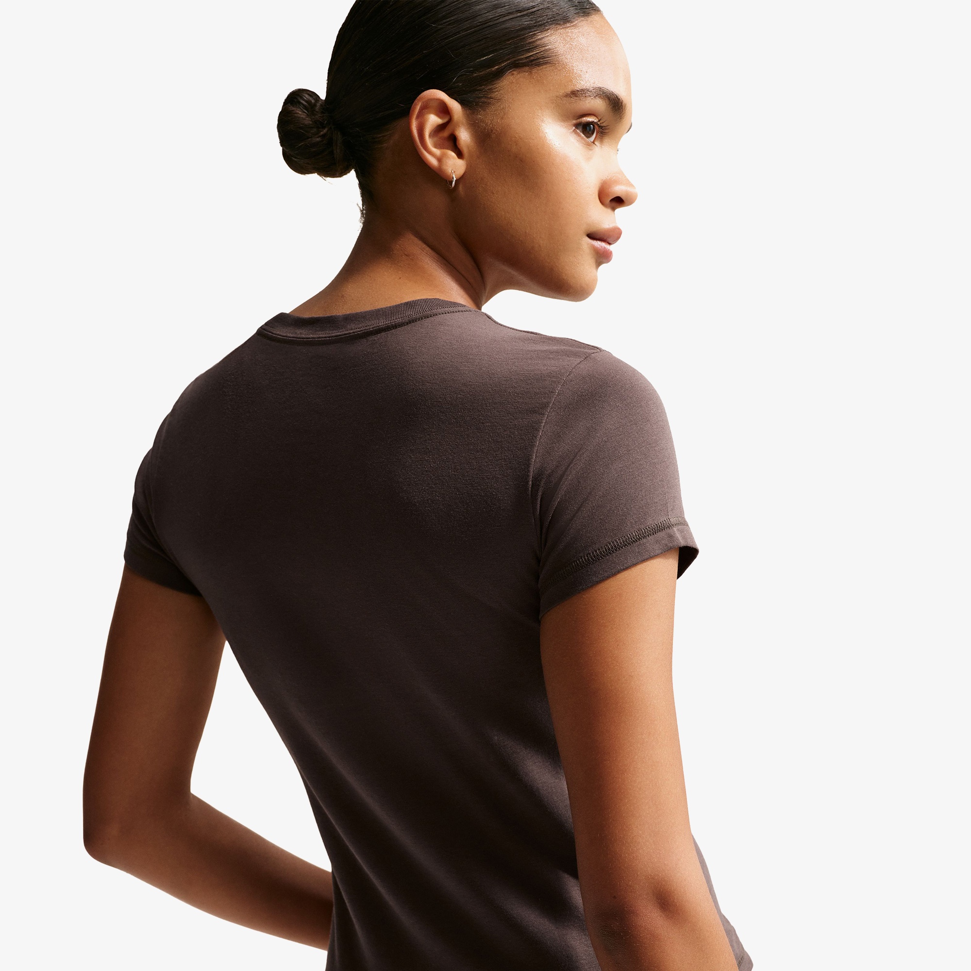 Nike Sportswear Kadın Kahverengi Crop T-Shirt