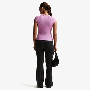  Nike Sportswear Chill Knit Kadın Pembe T-Shirt