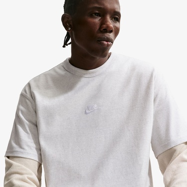  Nike Sportswear Premium Essentials Erkek Beyaz T-Shirt