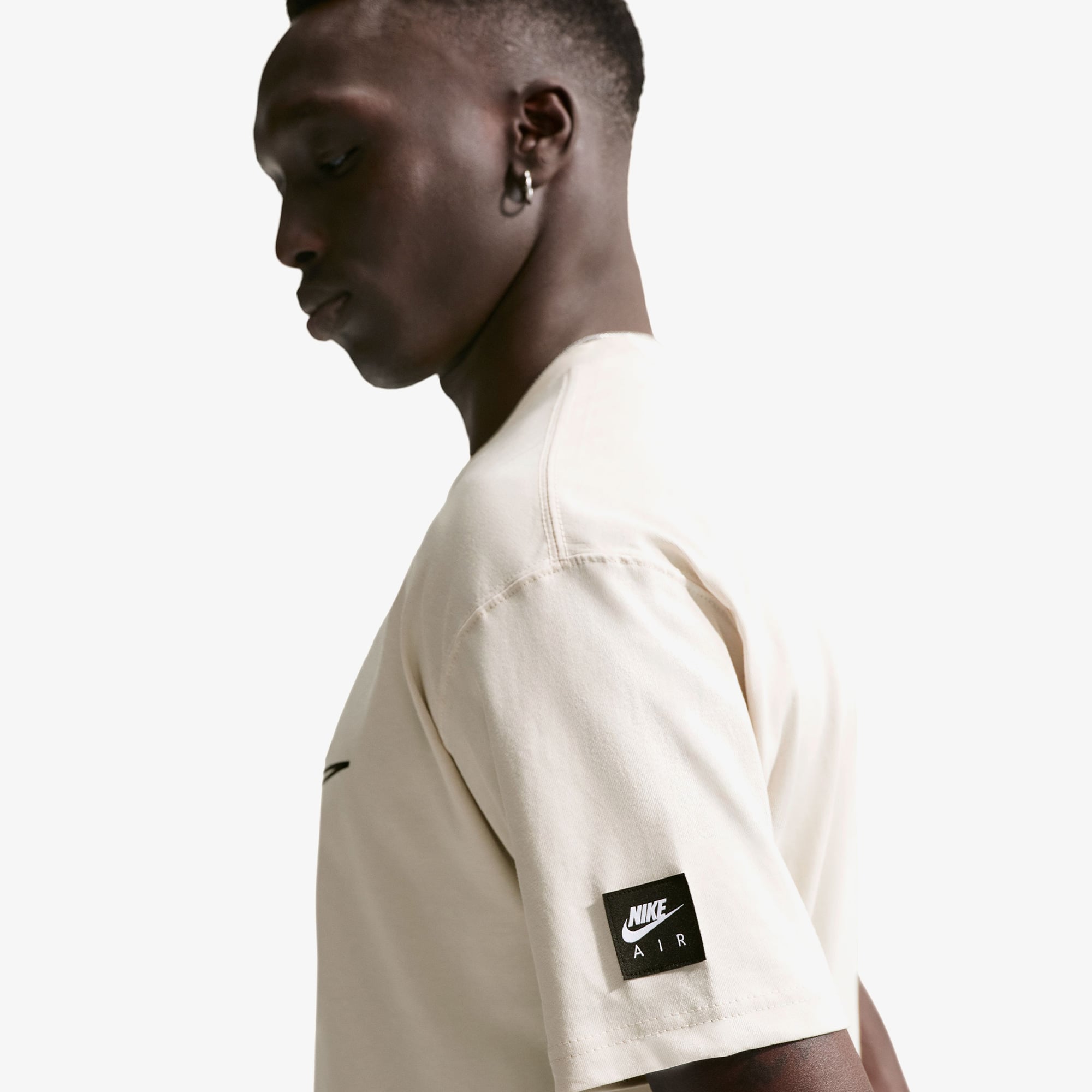  Nike Sportswear Erkek Krem Rengi T-Shirt