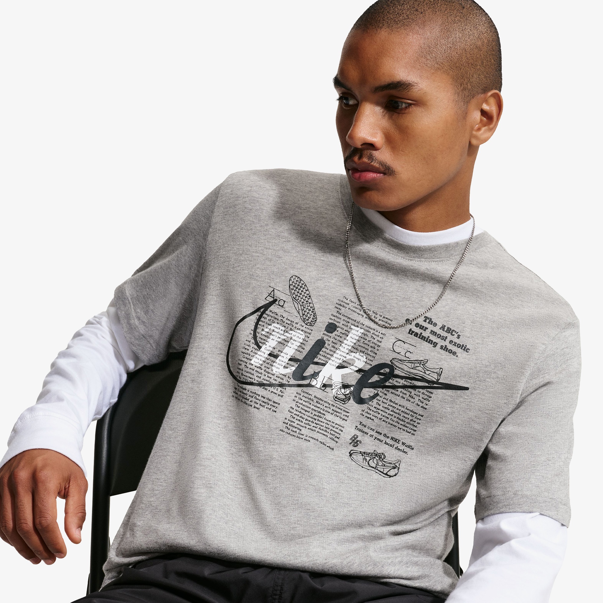 Nike Sportswear Celebrate Erkek Gri T-Shirt