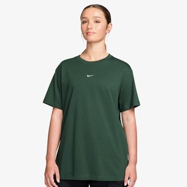  Nike Sportswear Classic Kadın Yeşil T-Shirt