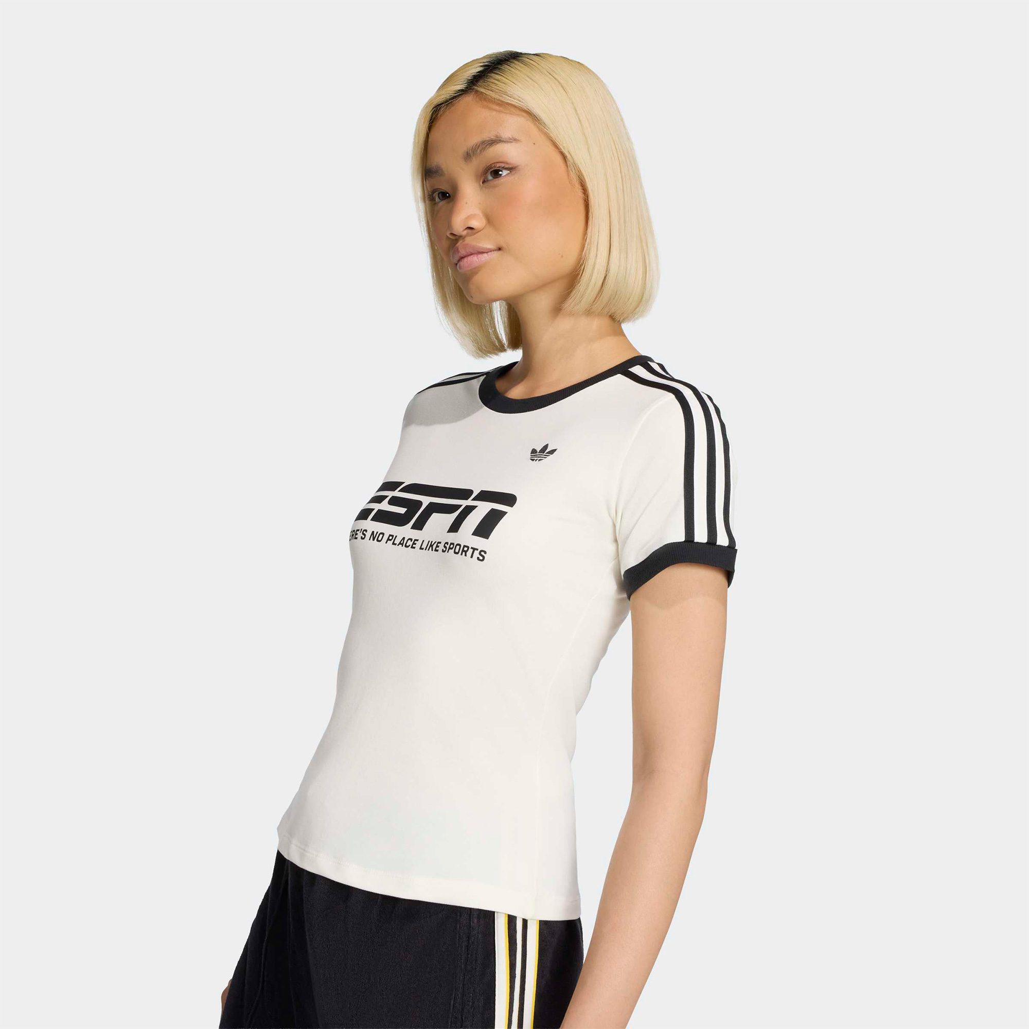adidas Kadın Beyaz T-Shirt