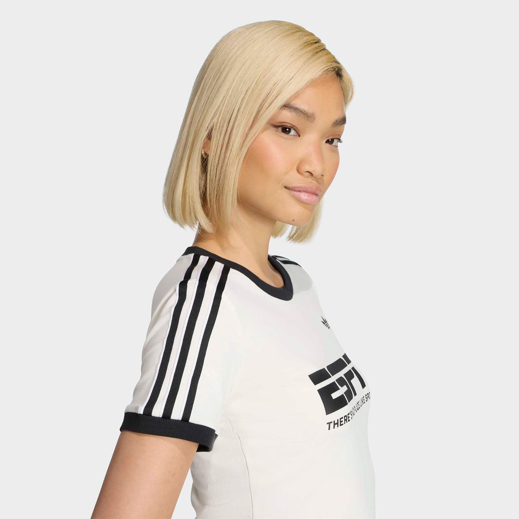 adidas Kadın Beyaz T-Shirt