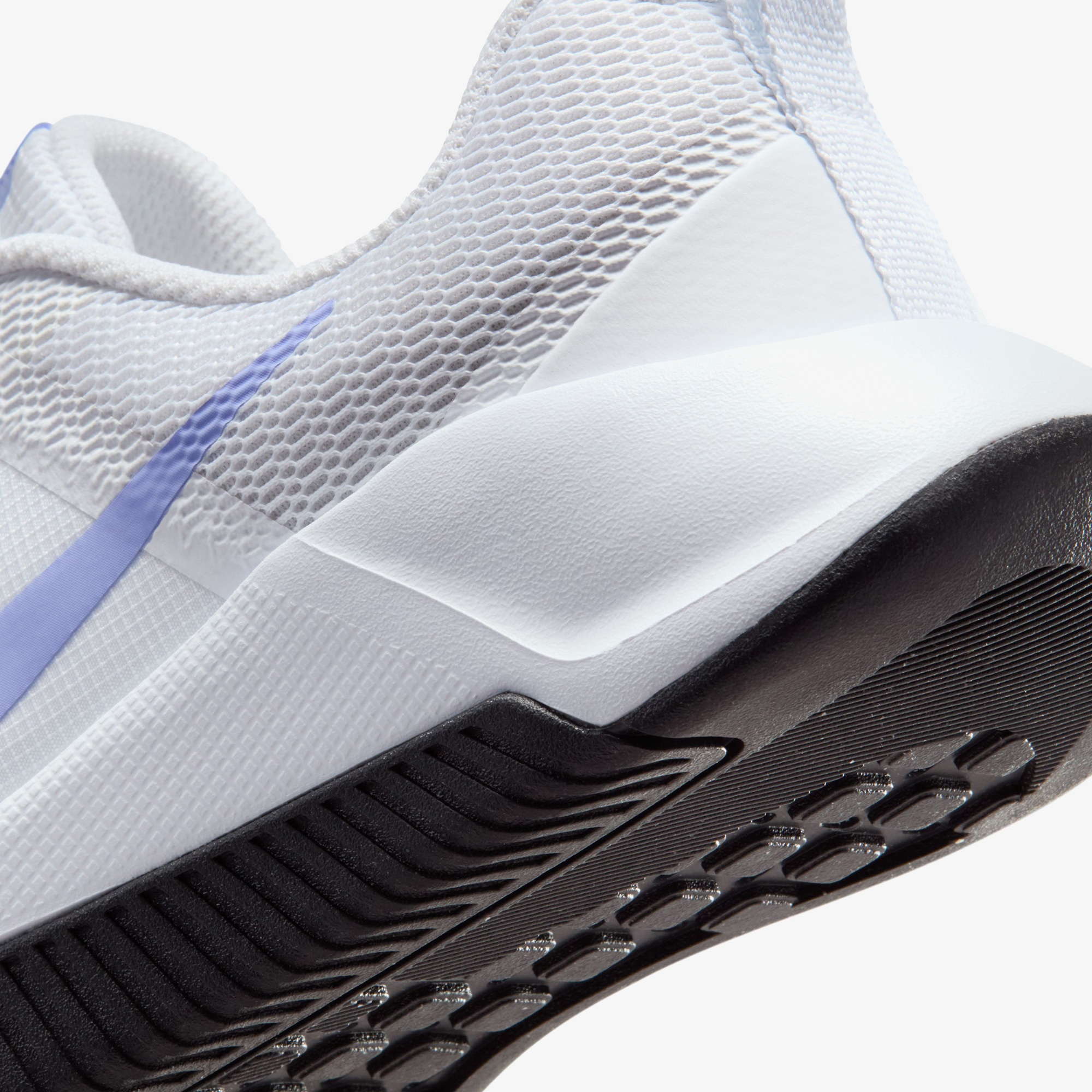 Nike MC Trainer 3 Kadın Beyaz Spor Ayakkabı