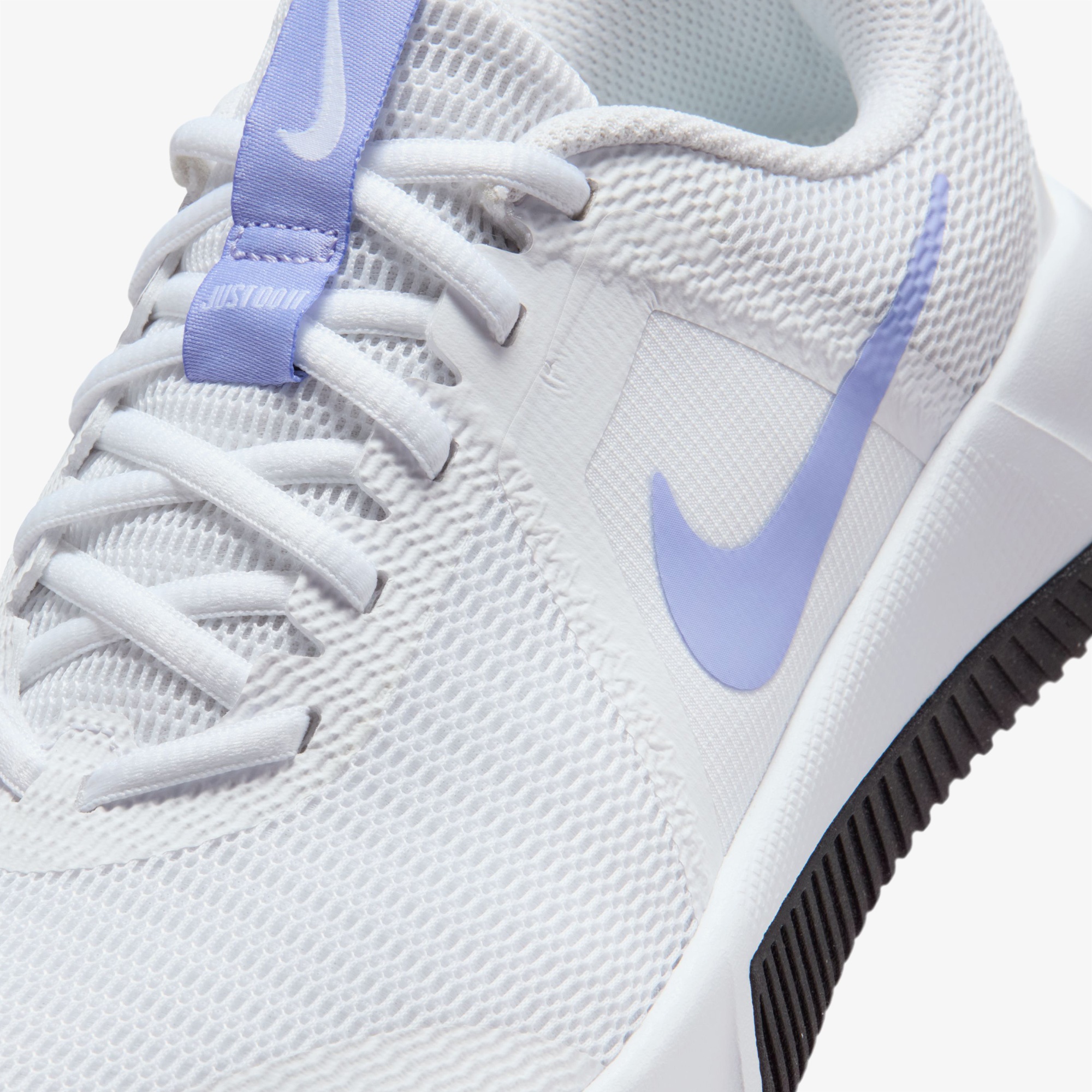 Nike MC Trainer 3 Kadın Beyaz Spor Ayakkabı