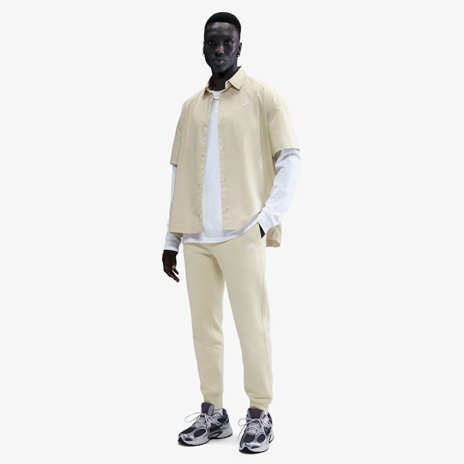  Nike Club Jogger Erkek Bej Eşofman Altı