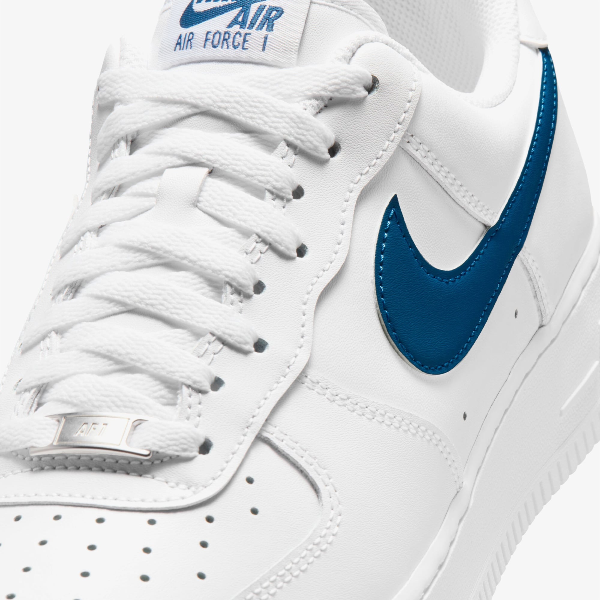 Nike Air Force 1 '07 Erkek Beyaz Spor Ayakkabı