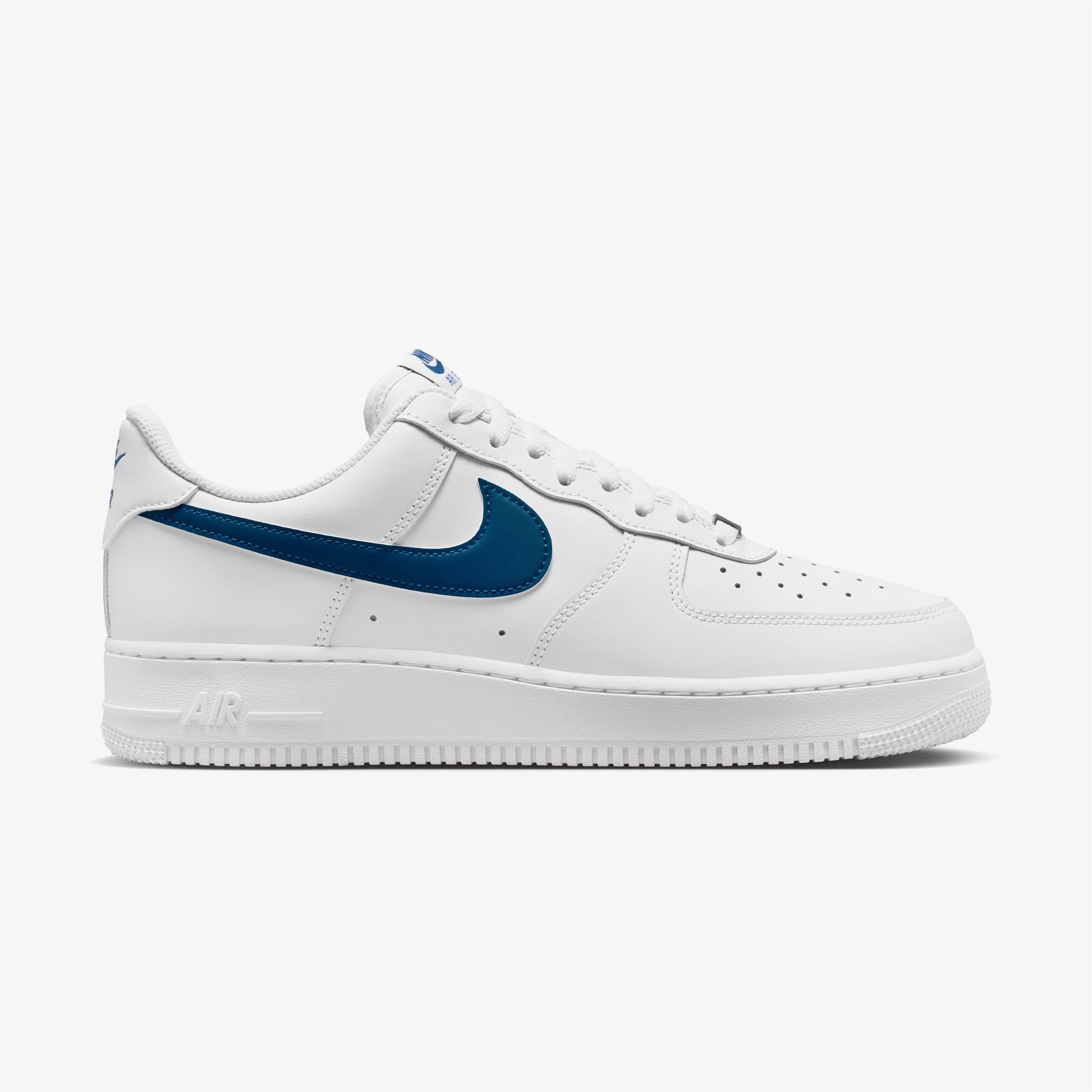Nike Air Force 1 '07 Erkek Beyaz Spor Ayakkabı