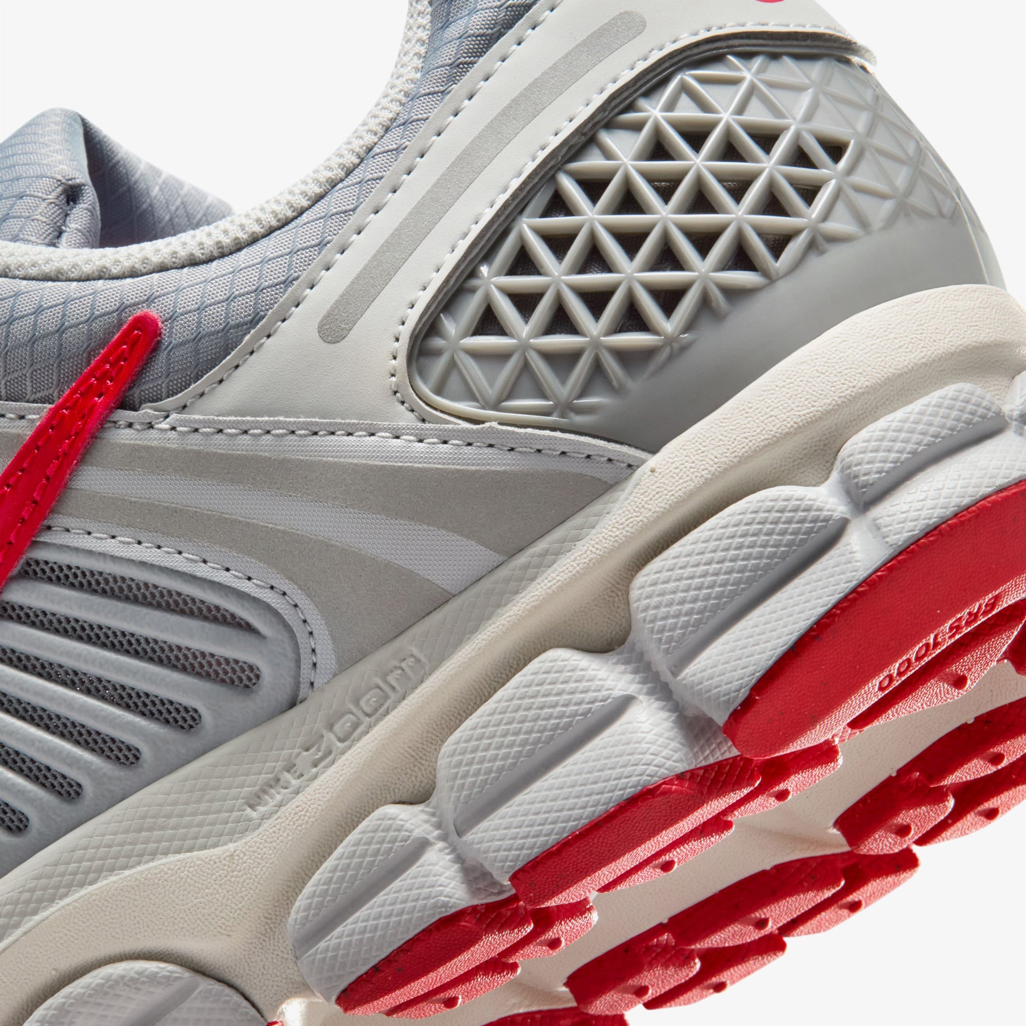 Nike Zoom Vomero 5 SE Erkek Gri Spor Ayakkabı