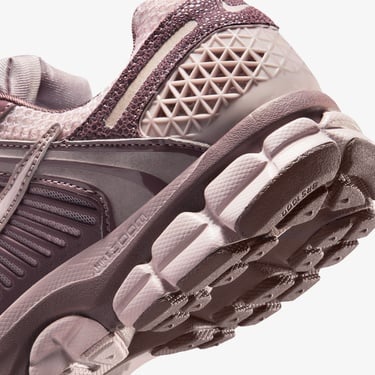  Nike Zoom Vomero 5 Unisex Pembe Spor Ayakkabı