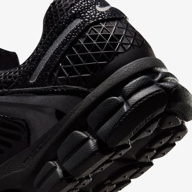  Nike Zoom Vomero 5 Kadın Siyah Spor Ayakkabı