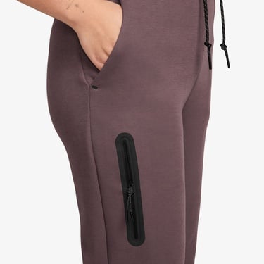  Nike Sportswear Tech Fleece Jogger Kadın Pembe Eşofman Altı