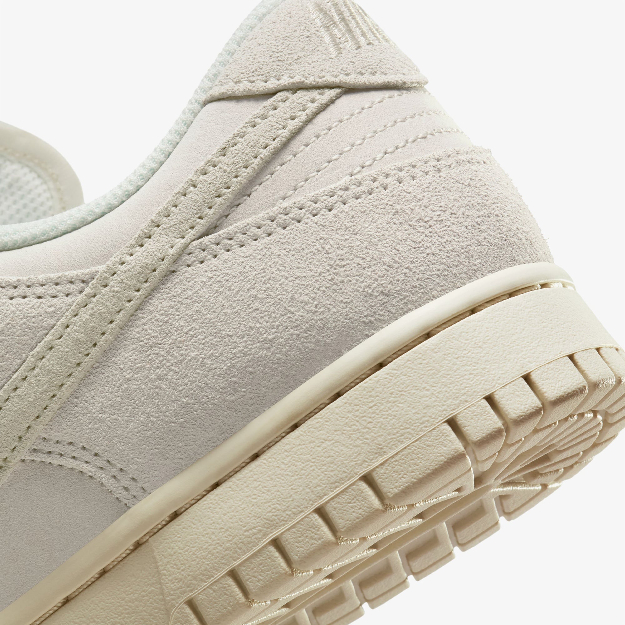 Nike Dunk Low Retro SE Erkek Krem Rengi Spor Ayakkabı