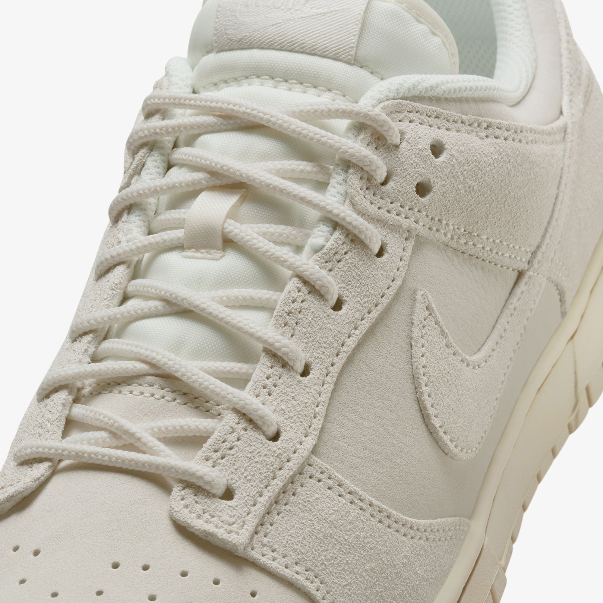 Nike Dunk Low Retro SE Erkek Krem Rengi Spor Ayakkabı