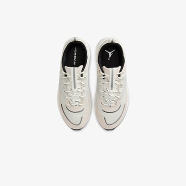  Jordan Trunner Erkek Krem Rengi Spor Ayakkabı