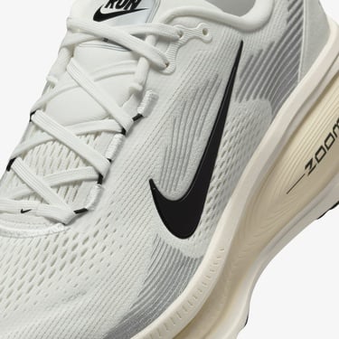  Nike Vomero 18 Erkek Gri Koşu Ayakkabısı