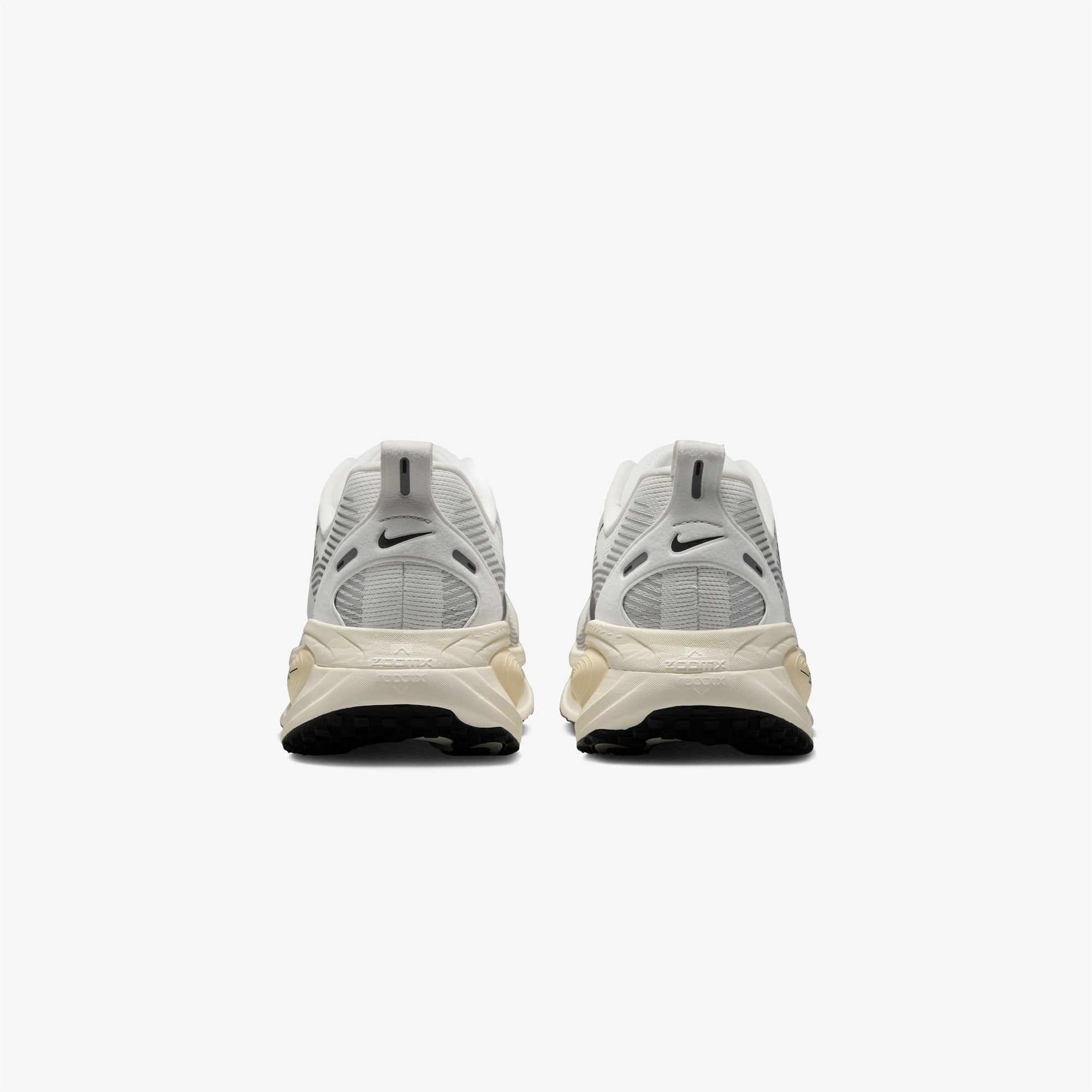 Nike Vomero 18 Erkek Gri Koşu Ayakkabısı