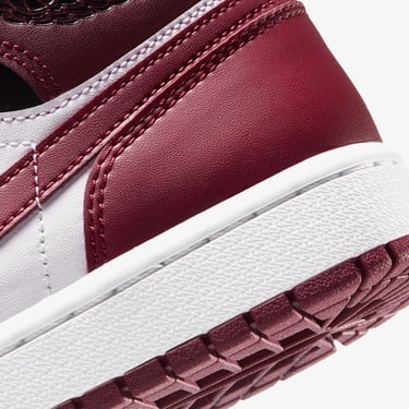  Jordan Air 1 Mid SE Kadın Bordo Spor Ayakkabı