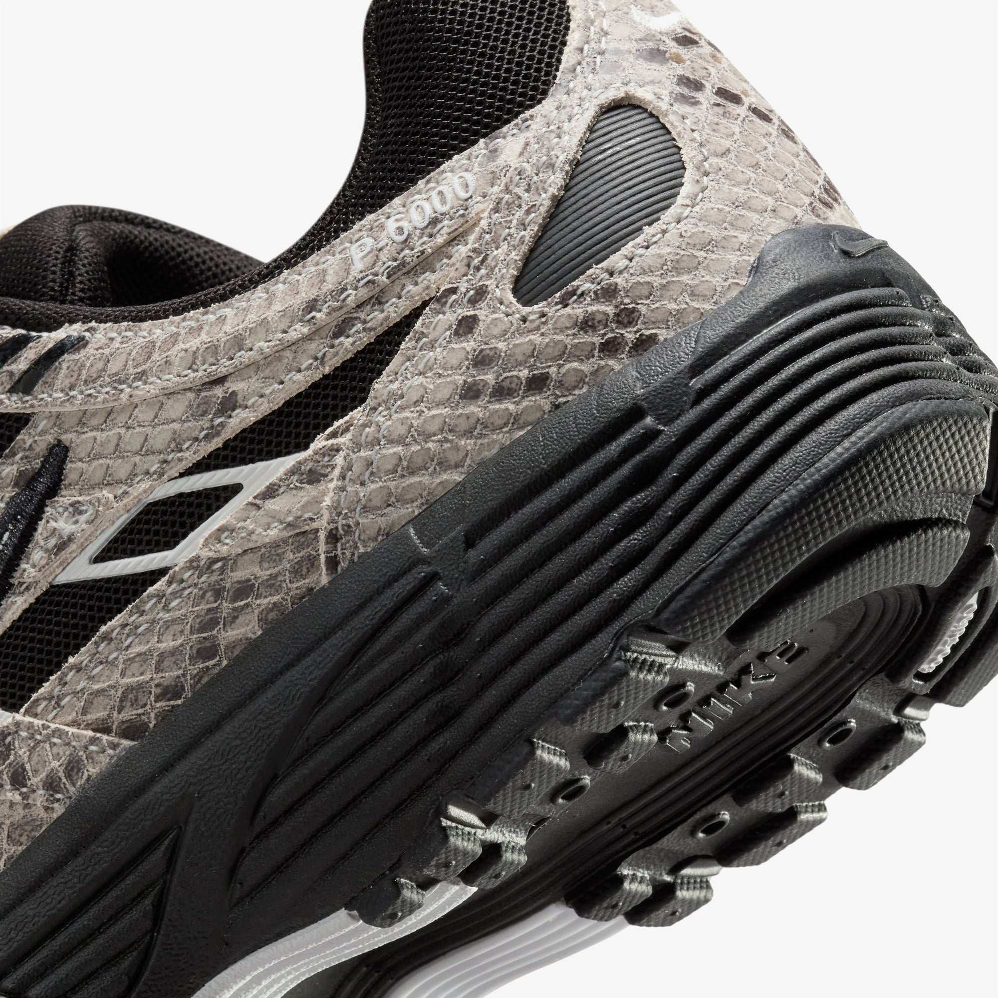 Nike P-6000 SE Kadın Siyah Spor Ayakkabı